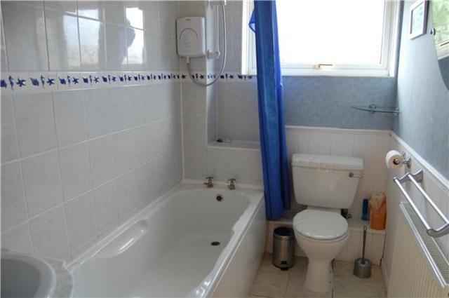  Image of 2 bedroom End of Terrace to rent in Windyridge Gardens Cheltenham GL50 at Gloucestershire, GL50 4SY