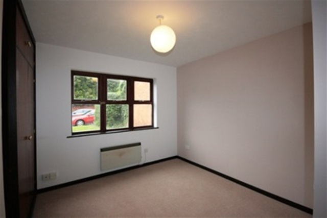  Image of 2 bedroom Flat to rent in Blenheim Road Reading RG1 at Reading, RG1 5NQ