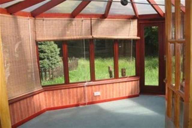  Image of 3 bedroom Property to rent in Hazlemere Gardens Worcester Park KT4 at Surrey, KT4 8AH