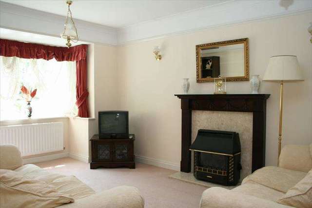  Image of 4 bedroom Detached house to rent in Wynds Point Birmingham B31 at Wynds Point Bournville BIRMINGHAM, B31 2EF