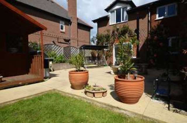  Image of 6 bedroom Detached house for sale in Wynnstay Lane Marford Wrexham LL12 at Wynnstay Lane Marford Wrexham, LL12 8LG