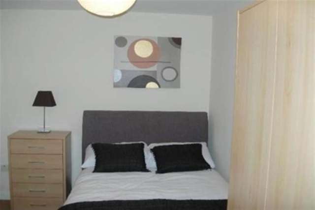  Image of 2 bedroom Flat to rent in York Place Leeds LS1 at Leeds, LS1 2EX
