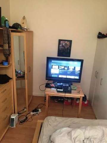  Image of 1 bedroom Flat for sale in Cranbrook Road Ilford IG6 at Cranbrook Road  Ilford, IG6 1HN
