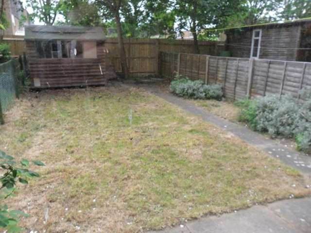  Image of 1 bedroom Ground Flat to rent in Roveley Court Stony Stratford Milton Keynes MK11 at Roveley Court  Stony Stratford, MK11 1NU