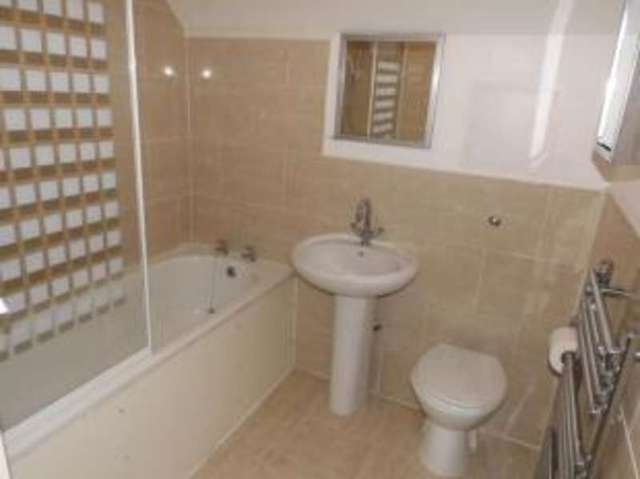  Image of 1 bedroom Flat for sale in Station Road Netley Abbey Southampton SO31 at 106 Station Road Southampton Hamble, SO31 5AN