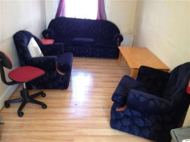  Image of 4 bedroom Apartment to rent in Brecknock Road London N7 at Camden, N7 0BL