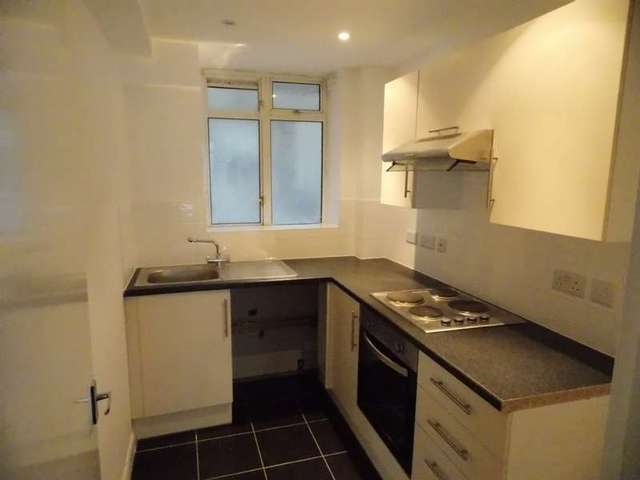  Image of 2 bedroom Flat to rent in Euston Road London NW1 at London, NW1 3AA