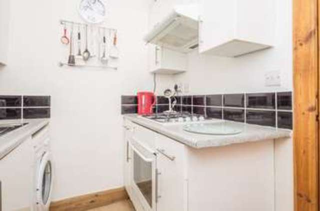  Image of 1 bedroom Flat for sale in West Norton Place Edinburgh EH7 at West Norton Place Abbeyhill Edinburgh, EH7 5AW