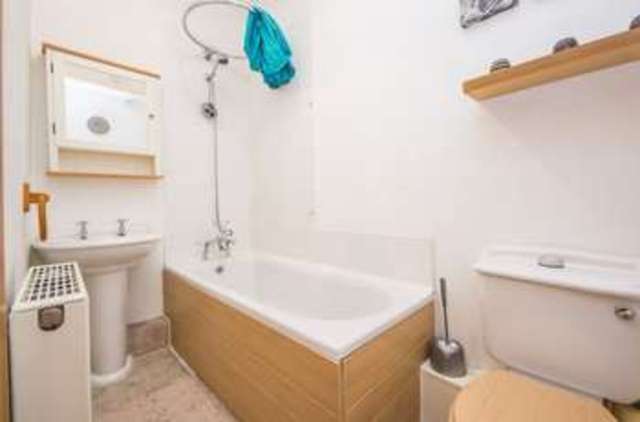  Image of 1 bedroom Flat for sale in West Norton Place Edinburgh EH7 at West Norton Place Abbeyhill Edinburgh, EH7 5AW