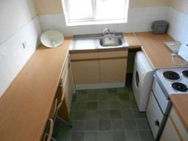 Image of 2 bedroom Flat to rent in Ryhope Walk Wolverhampton WV9 at Wolverhampton, WV9 5NB