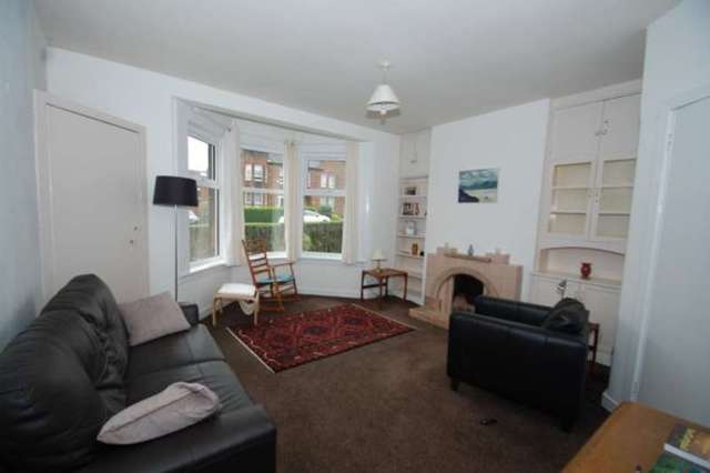  Image of 3 bedroom Flat for sale in Lugar Drive Glasgow G52 at 36 Lugar Drive  Glasgow, G52 1HE