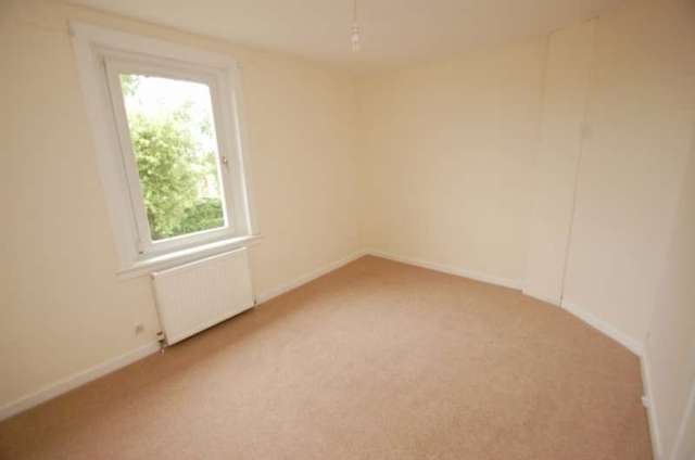  Image of 3 bedroom Semi-Detached house for sale in Arden Avenue Thornliebank Glasgow G46 at 38 Arden Avenue Thornliebank Glasgow, G46 8PZ
