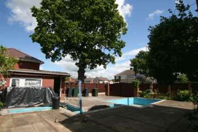  Image of 4 bedroom Detached house to rent in Underwood Drive Whitby Ellesmere Port CH65 at Underwood Drive  Ellesmere Port, CH65 9BL