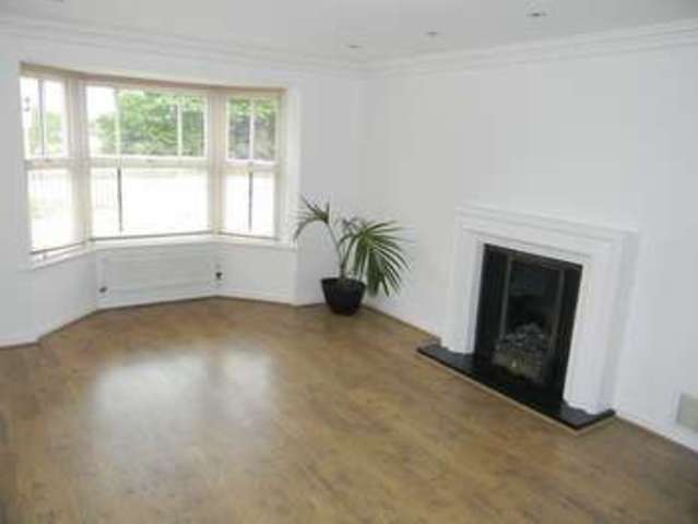  Image of 4 bedroom Detached house to rent in Peppard Road Maidenbower Crawley RH10 at Peppard Road Maidenbower Crawley, RH10 7QS