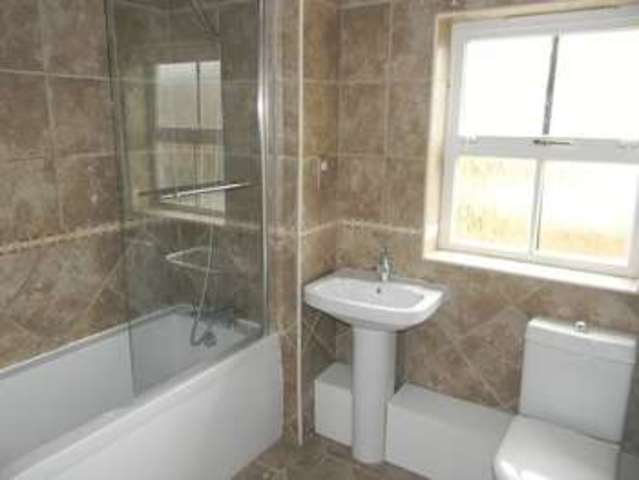  Image of 4 bedroom Detached house to rent in Peppard Road Maidenbower Crawley RH10 at Peppard Road Maidenbower Crawley, RH10 7QS