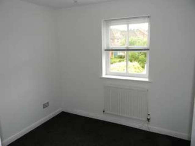  Image of 4 bedroom Detached house to rent in Peppard Road Maidenbower Crawley RH10 at Peppard Road Maidenbower Crawley, RH10 7QS