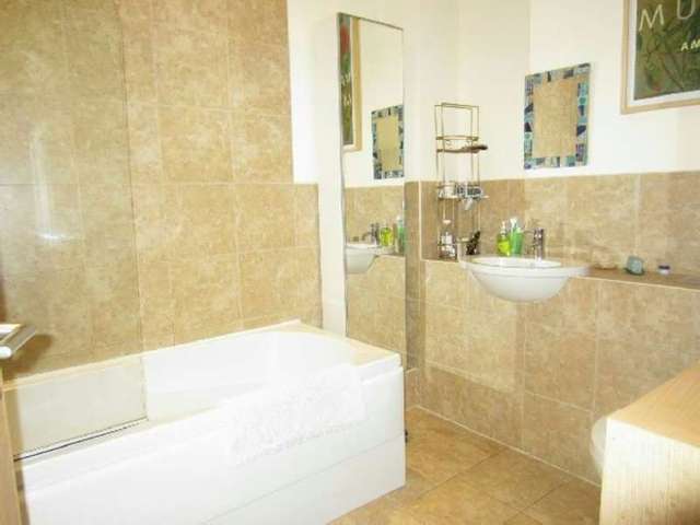  Image of 2 bedroom Flat to rent in Wilbraham Road Chorlton Cum Hardy Manchester M21 at 400 Wilbraham Road  Manchester, M21 0UH