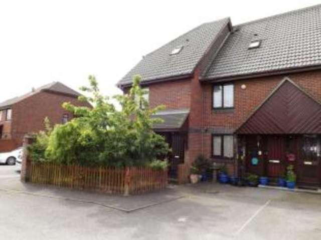  Image of 2 bedroom Maisonette for sale in Goldsmith Avenue Southsea PO4 at 58 Goldsmith Avenue Southsea Southsea, PO4 8QU