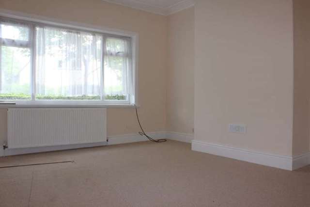  Image of 3 bedroom Terraced house to rent in Chestnut Grove Garden Village Hull HU8 at Chestnut Grove Garden Village Hull, HU8 8QL