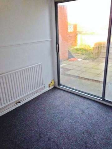  Image of 3 bedroom Semi-Detached house to rent in Willow End Stourbridge DY9 at New farm Road  Stourbridge, DY9 7JP