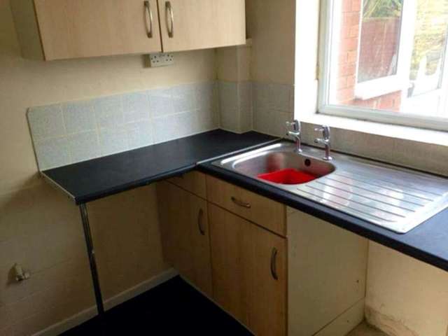  Image of 3 bedroom Semi-Detached house to rent in Willow End Stourbridge DY9 at New farm Road  Stourbridge, DY9 7JP