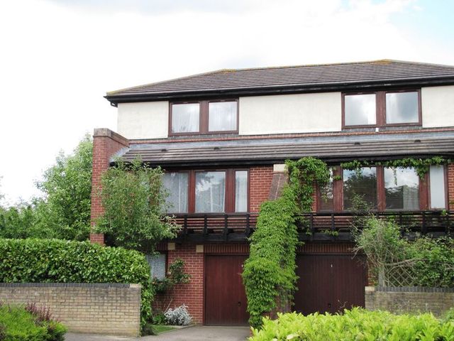  Image of 3 bedroom Property for sale in Adelphi Street Campbell Park Milton Keynes MK9 at Adelphi Street Campbell Park Milton Keynes, MK9 4AE