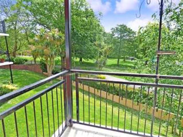  Image of 1 bedroom Retirement Property for sale in Polsham Park Paignton TQ3 at 24 Polsham Park  Paignton, TQ3 2BB