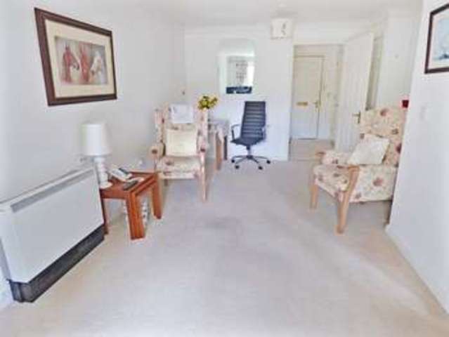  Image of 1 bedroom Retirement Property for sale in Polsham Park Paignton TQ3 at 24 Polsham Park  Paignton, TQ3 2BB