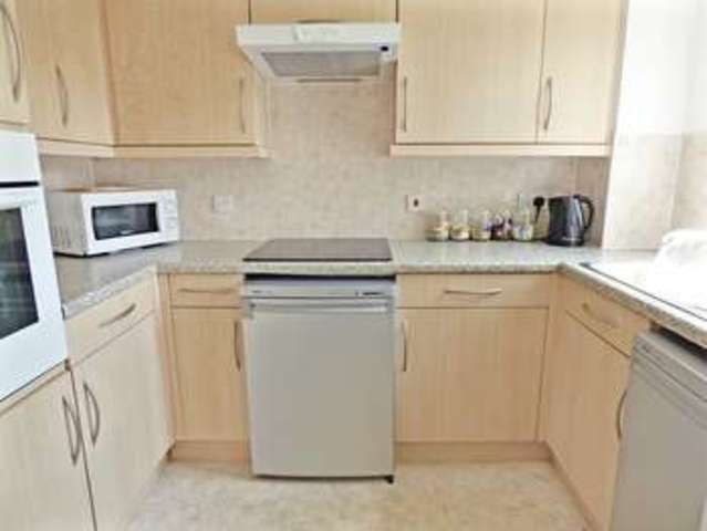  Image of 1 bedroom Retirement Property for sale in Polsham Park Paignton TQ3 at 24 Polsham Park  Paignton, TQ3 2BB