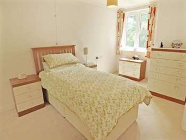  Image of 1 bedroom Retirement Property for sale in Polsham Park Paignton TQ3 at 24 Polsham Park  Paignton, TQ3 2BB