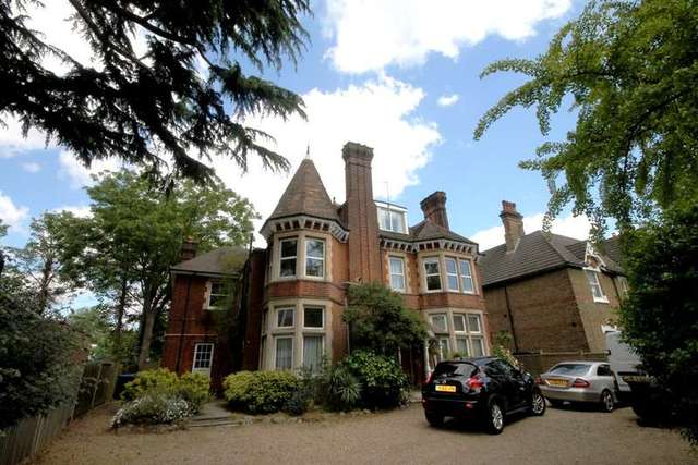  Image of 1 bedroom Ground Flat to rent in Albemarle Road Beckenham BR3 at Beckenham Kent Beckenham, BR3 5HL
