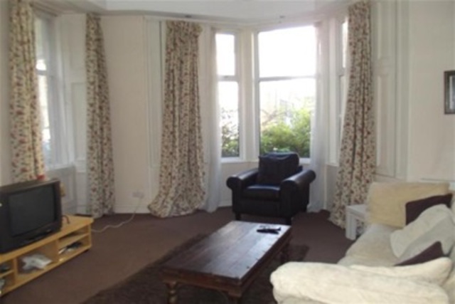  Image of 2 bedroom Flat to rent in Albert Avenue Glasgow G42 at Queens Park Glasgow Glasgow, G42 8RA