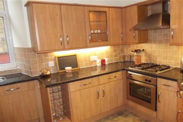  Image of 2 bedroom Flat to rent in Albert Avenue Glasgow G42 at Queens Park Glasgow Glasgow, G42 8RA