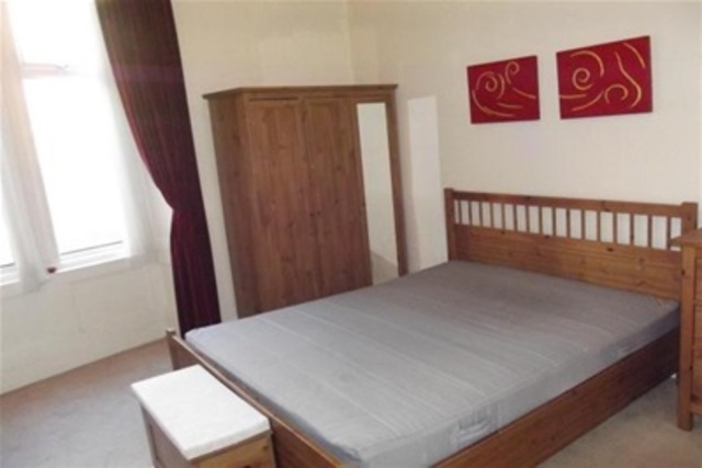  Image of 2 bedroom Flat to rent in Albert Avenue Glasgow G42 at Queens Park Glasgow Glasgow, G42 8RA