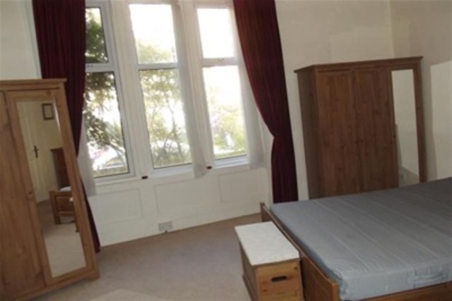  Image of 2 bedroom Flat to rent in Albert Avenue Glasgow G42 at Queens Park Glasgow Glasgow, G42 8RA