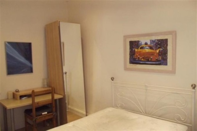  Image of 2 bedroom Flat to rent in Albert Avenue Glasgow G42 at Queens Park Glasgow Glasgow, G42 8RA