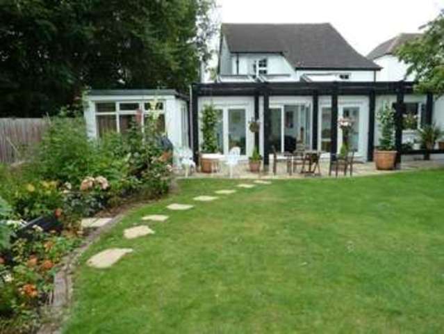  Image of 5 bedroom Property to rent in Albert Road Englefield Green Egham TW20 at Albert Road Englefield Green Egham, TW20 0RQ