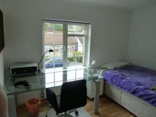  Image of 5 bedroom Property to rent in Albert Road Englefield Green Egham TW20 at Albert Road Englefield Green Egham, TW20 0RQ