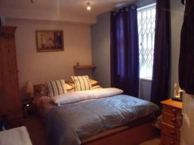  Image of 2 bedroom Flat to rent in Alexandra Road Addiscombe Croydon CR0 at Croydon, CR0 6EY