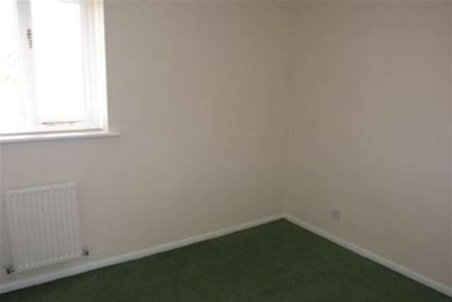  Image of 2 bedroom Property to rent in Althorp Close Leicester LE2 at Leicester, LE2 8PZ