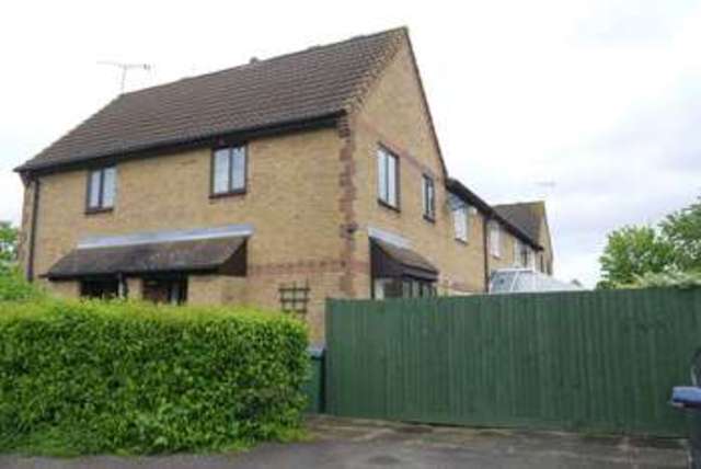  Image of 1 bedroom Terraced house for sale in Anton Way Aylesbury HP21 at Anton Way  Aylesbury, HP21 9HS