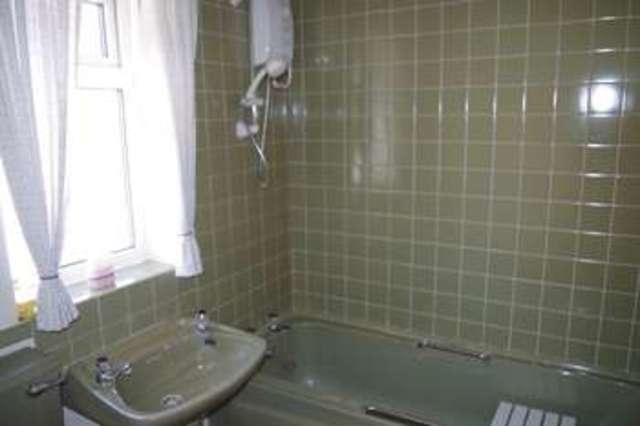  Image of 2 bedroom Detached house for sale in Ashcott Drive Burnham-on-Sea TA8 at Ashcott Drive  Burnham-On-Sea, TA8 1HT