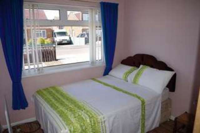  Image of 2 bedroom Detached house for sale in Ashcott Drive Burnham-on-Sea TA8 at Ashcott Drive  Burnham-On-Sea, TA8 1HT