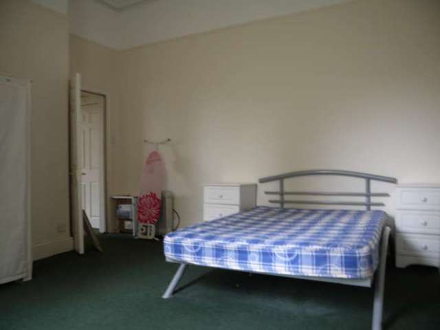  Image of 1 bedroom Flat to rent in Ashlands Sale M33 at Ashlands  Sale, M33 5PB