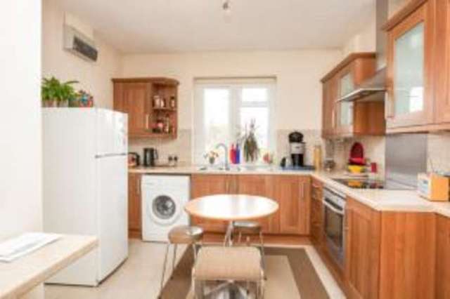  Image of 3 bedroom Flat for sale in Ashley Road Epsom KT18 at Ashley Road Epsom Headley, KT18 5AJ