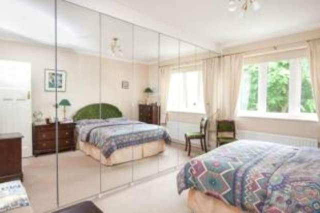  Image of 3 bedroom Flat for sale in Ashley Road Epsom KT18 at Ashley Road Epsom Headley, KT18 5AJ