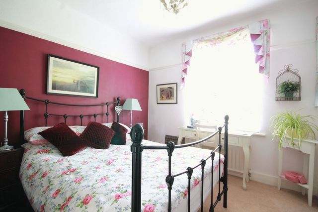  Image of 3 bedroom Detached house for sale in Barnett Wood Lane Ashtead KT21 at Barnett Wood Lane  Ashtead, KT21 2LR
