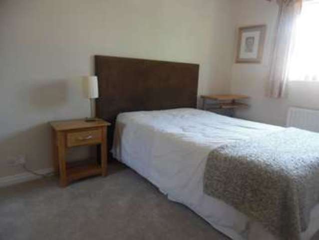 Image of Property to rent in Autumn Drive Belmont Sutton SM2 at Autumn Drive  Sutton, SM2 5BA