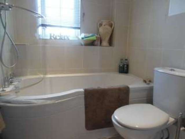  Image of Property to rent in Autumn Drive Belmont Sutton SM2 at Autumn Drive  Sutton, SM2 5BA