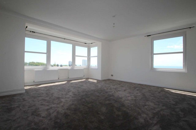  Image of 3 bedroom Flat to rent in York Avenue Hove BN3 at York Avenue Hove, BN3 1PT